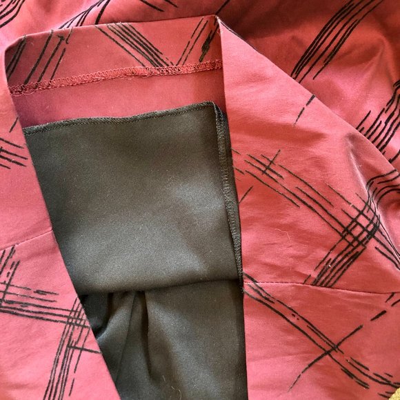 *NWT* Ruched Sleeveless Abstract Print Burgundy Dress - Made in Canada - XXS - Picture 6 of 16